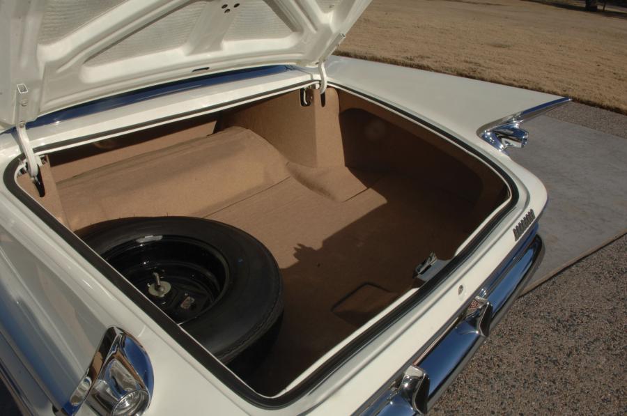 Багажник Chrysler 300G Hardtop Coupe (842) 1961 года  (фото 9 из 43)